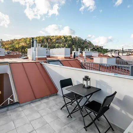 Apartment Roof In Smichov By Days